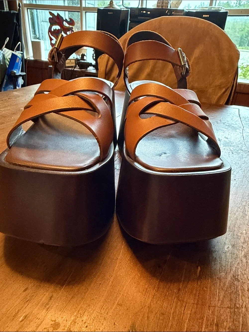 Candie’s Elisabeth Leather platform Sandal size 8